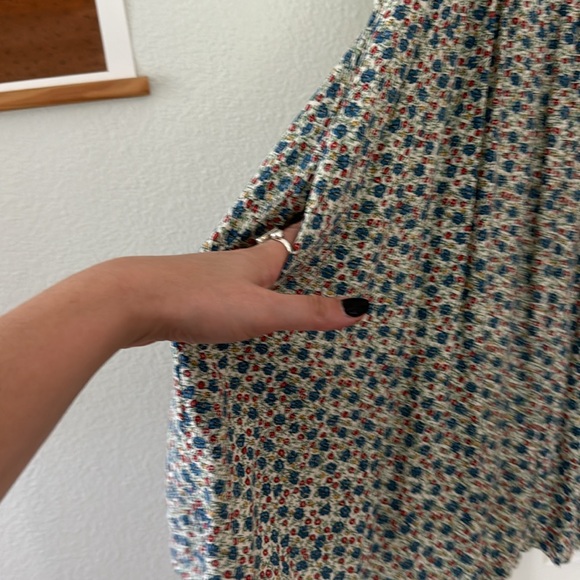 RL Denim + Supply: Vintage-Inspired Floral Dress with V-Neck and Button Details - Picture 3 of 3